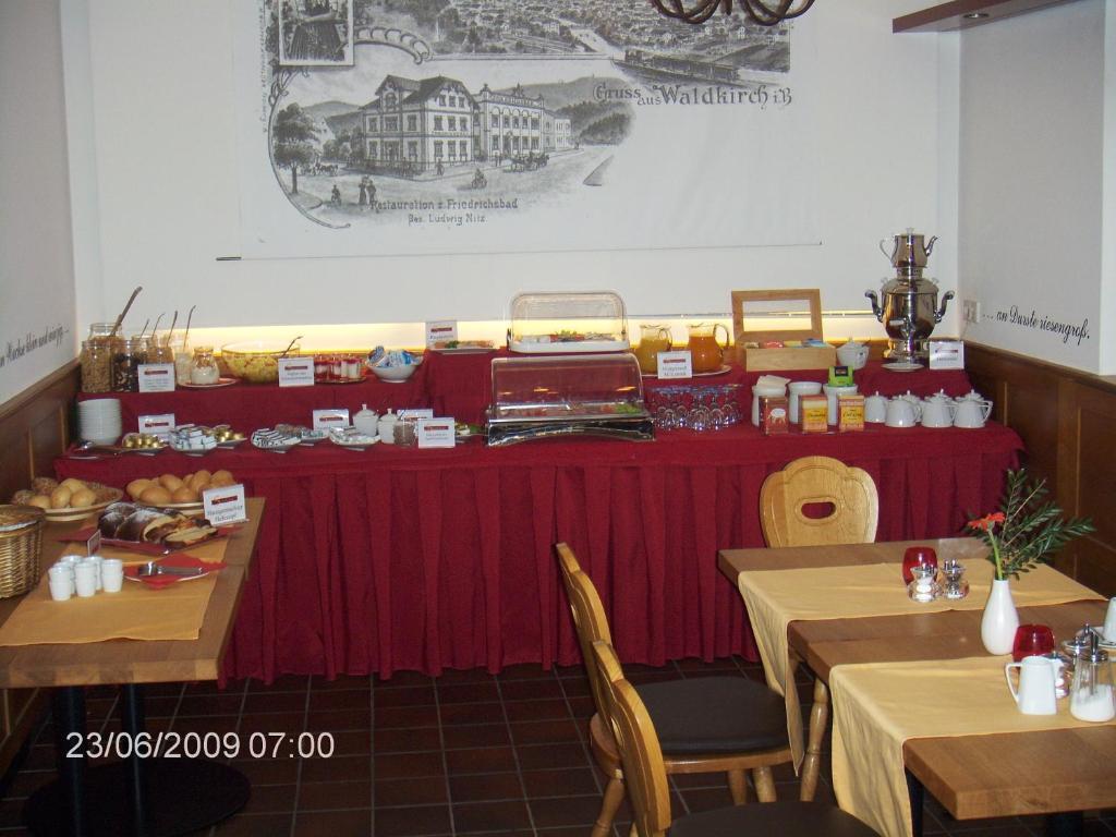 Hotel Scheffelhof Waldkirch Buitenkant foto